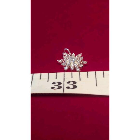 SU 925 Sterling Silver Snowflake Pendant CZ Cubic Zirconia Sparkling Holiday - Picture 2 of 4